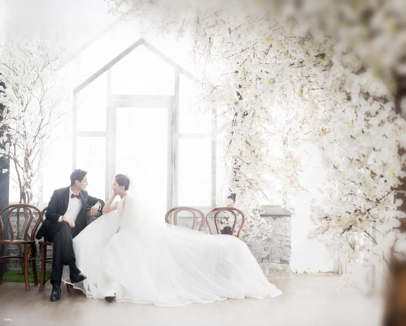 【Snap Shoot】Seoul Nine Studio | We Got Married Romantic Premium Wedding Photo Shoot | Korea - Photo 1 of 3